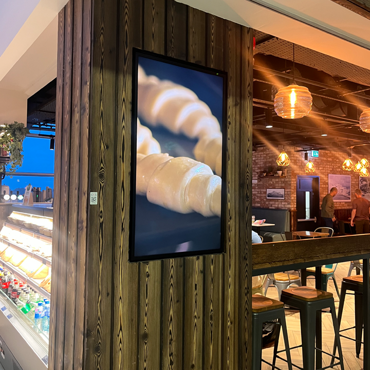 Pantalla publicitaria 55" 800 nits